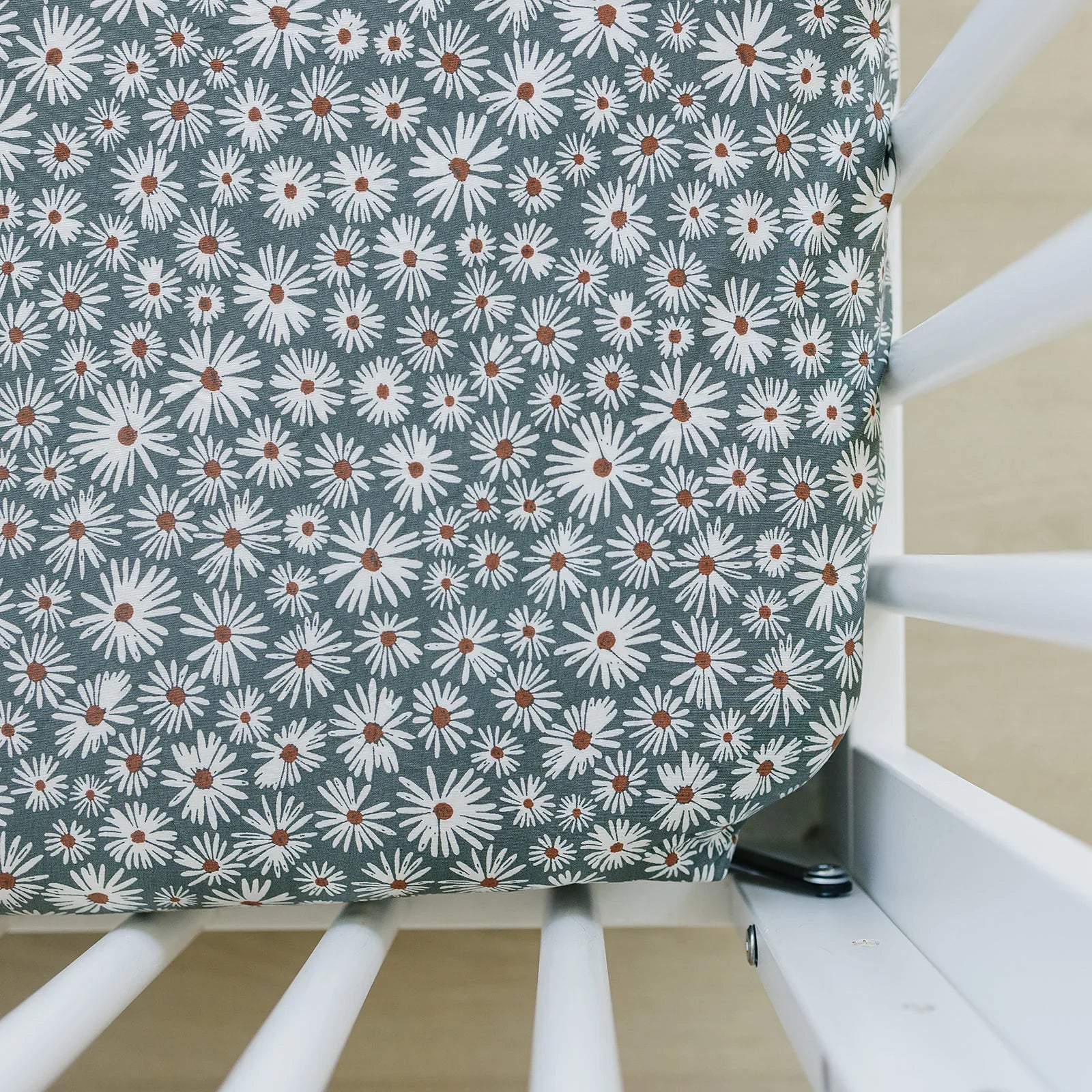 Mebie Baby - Dark Green Daisy Bamboo Stretch Crib Sheet